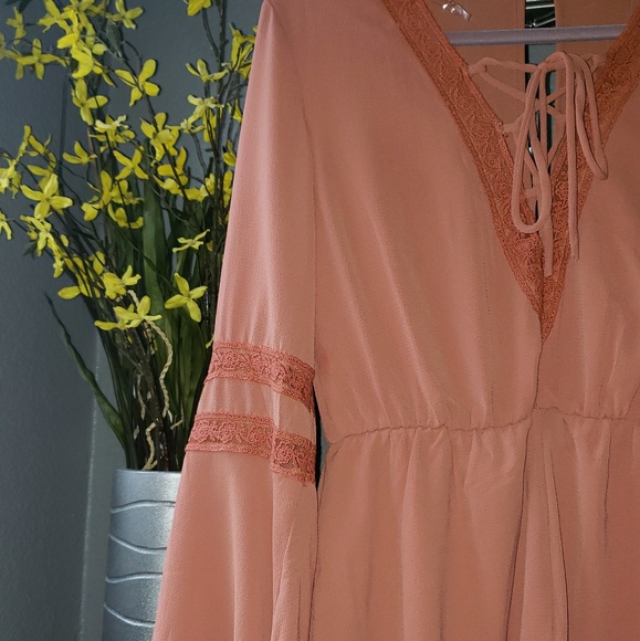 😻😻 S/M/L CORAL LACED BOHO ROMPER - Picture 2 of 5